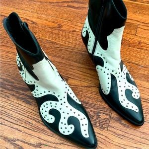NEW Matisse black and white western booties